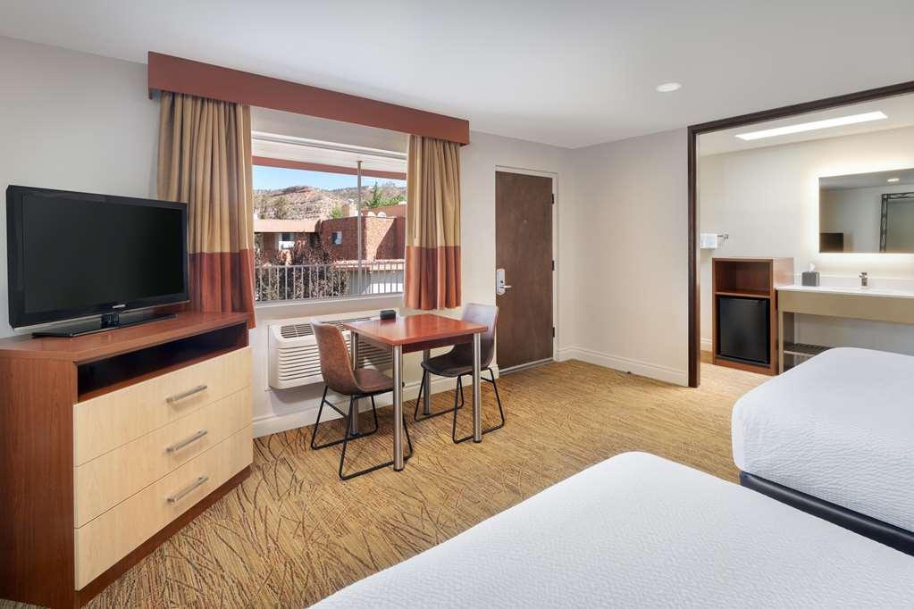 Best Western Red Hills Кейнаб Стая снимка