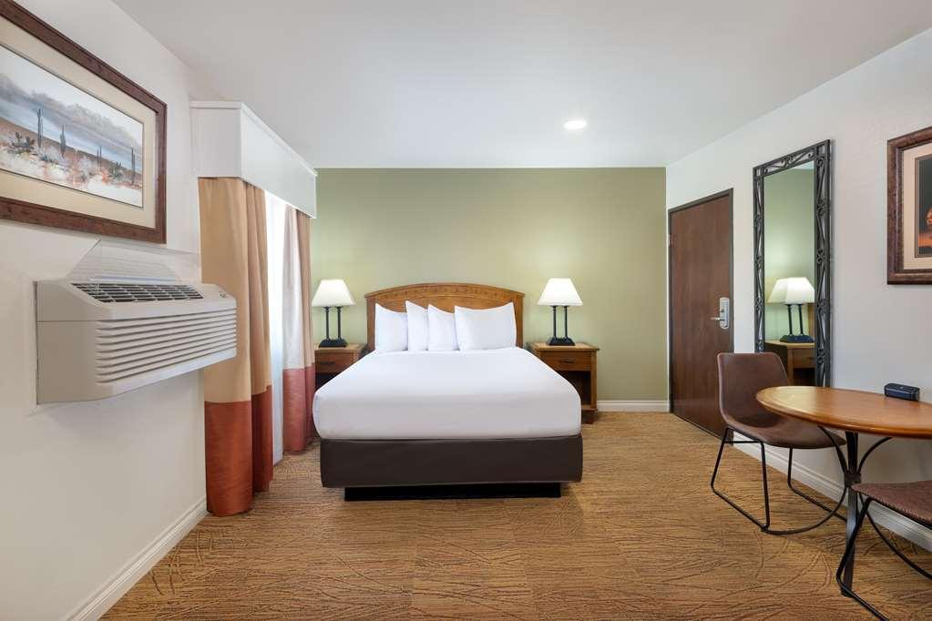 Best Western Red Hills Кейнаб Стая снимка